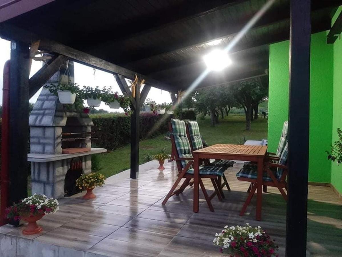 Ruralna Kuca Za Odmor Viktorija Βίλα Caglin Εξωτερικό φωτογραφία